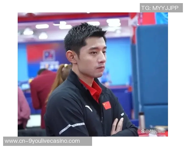 张继科跨界挑战足球世界展现运动员的多元魅力与拼搏精神