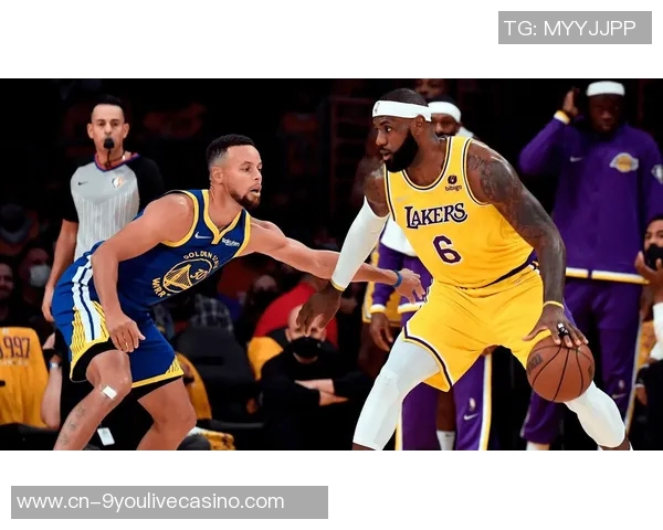 勇士与湖人激战正酣NBA季后赛巅峰对决引发球迷热议